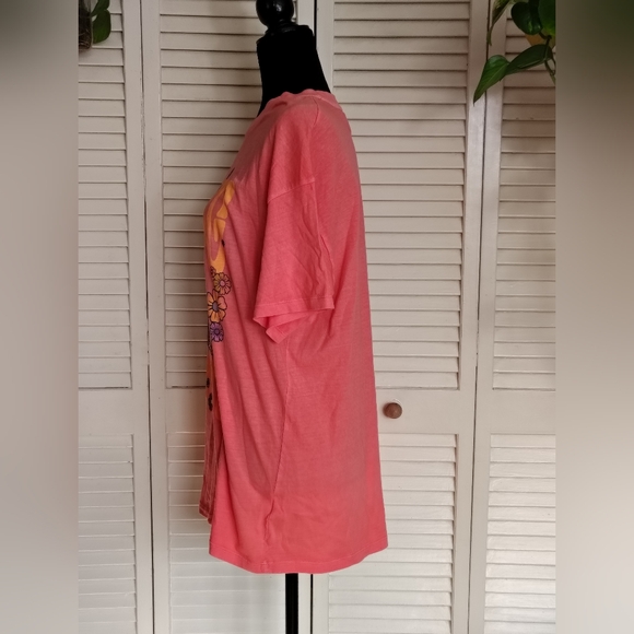 American Eagle Rolling Stones Pink Graphic Oversized Tee Size S – Like New - Picture 4 of 7